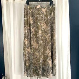 Earthy-toned maxi skirt